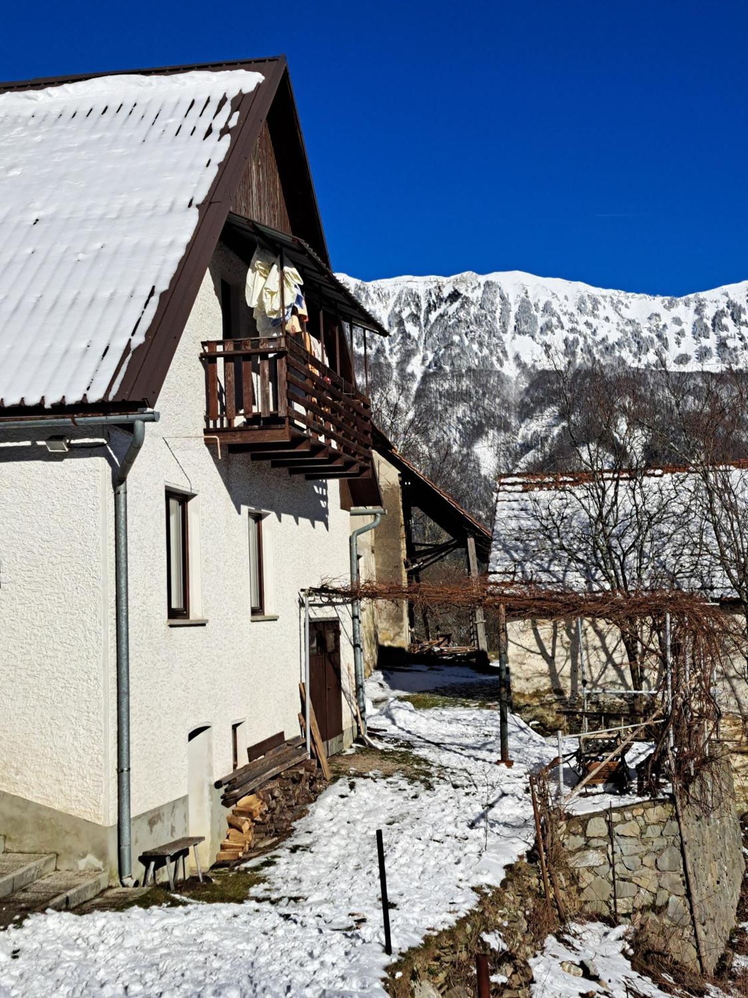 Ferienwohnung Hikers Hut Hisar Podbrdo Exterior foto