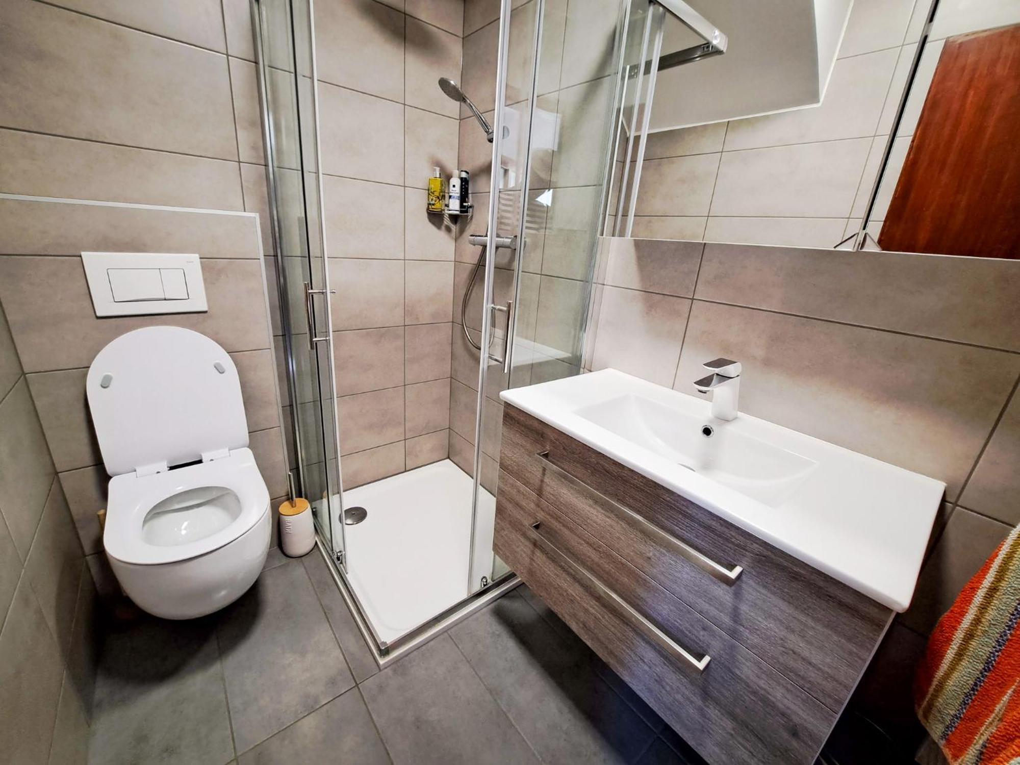 Ferienwohnung Hikers Hut Hisar Podbrdo Exterior foto
