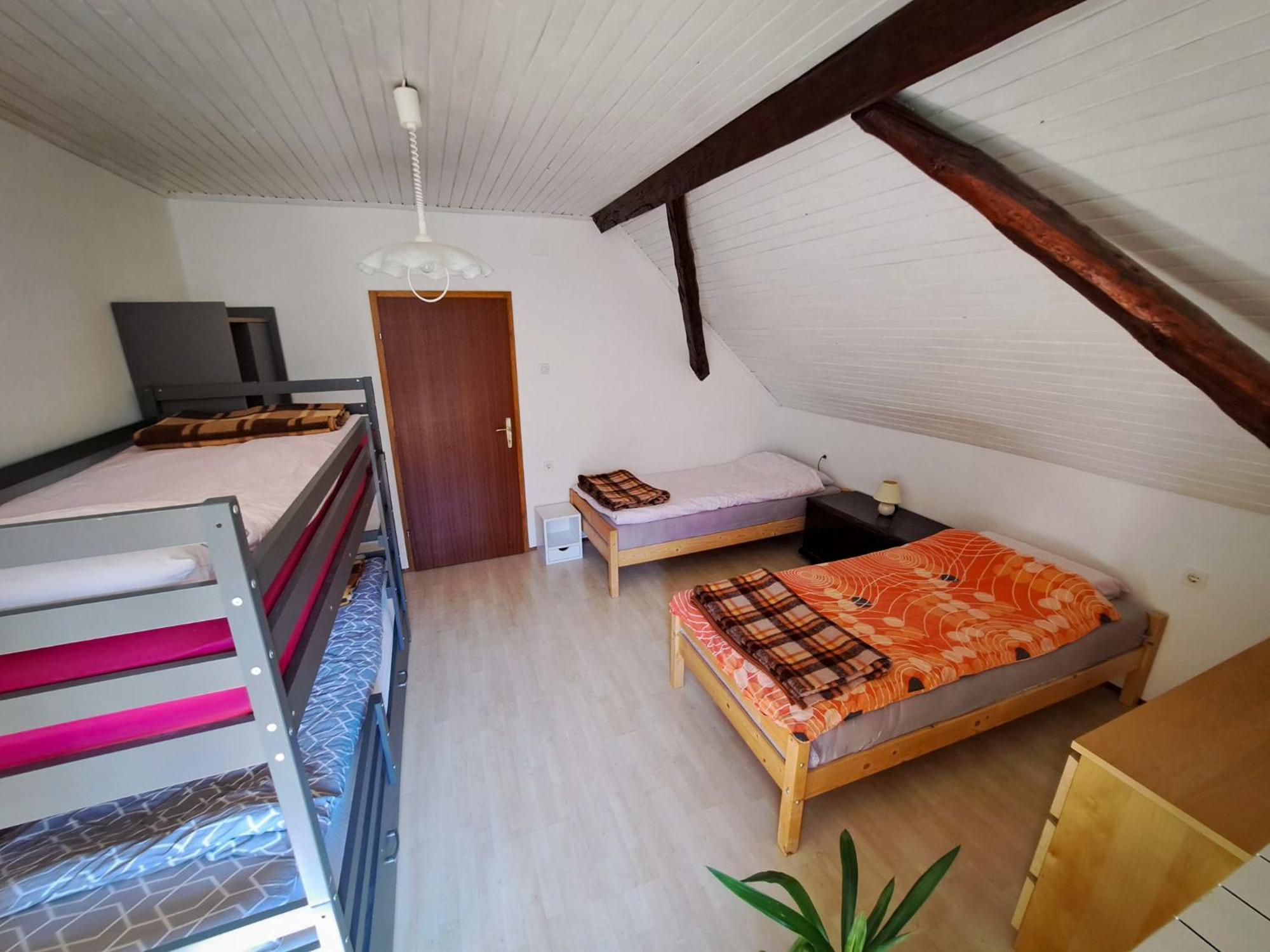 Ferienwohnung Hikers Hut Hisar Podbrdo Exterior foto