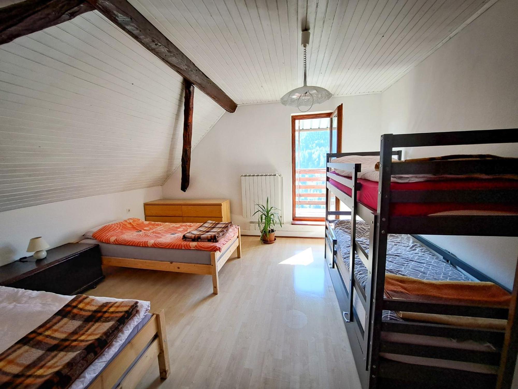 Ferienwohnung Hikers Hut Hisar Podbrdo Exterior foto